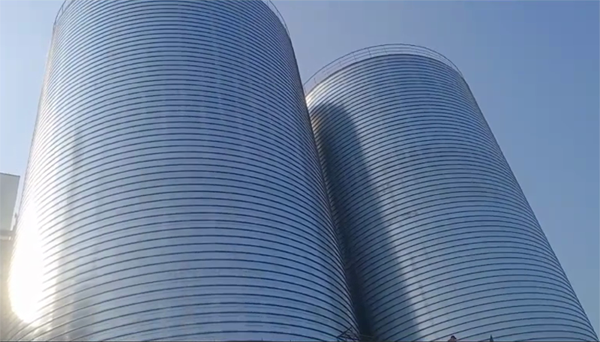 绛县2座混凝土高架卷板仓